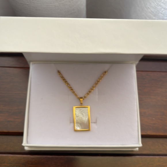 Coco & Eden Necklace gold plated with mother of pearl - Picture 5 of 7
